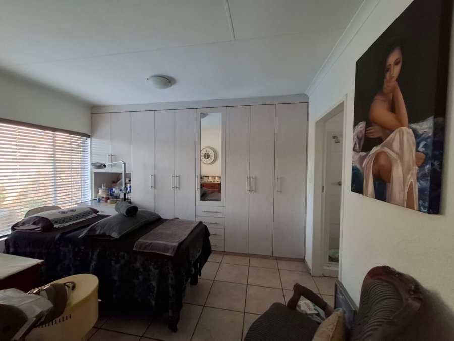 3 Bedroom Property for Sale in Safari Gardens North West